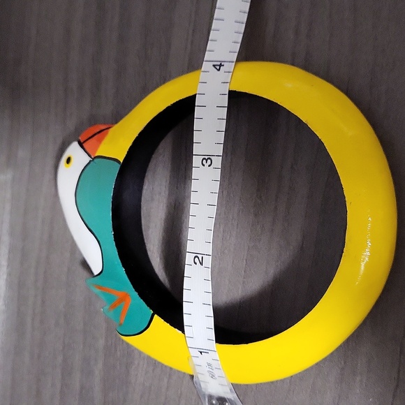 vintage kitschy colorful painted carved wood bangle bracelet parrot/toucan - Picture 7 of 7